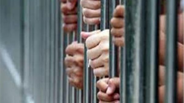 حبس 3 عاطلين بتهمة سرقة الشقق السكنية بأكتوبر