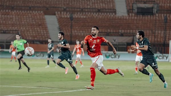 الأهلي يستعيد نغمة الانتصارات بالدوري بثنائية في شباك إنبي