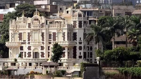 « Hoog Villa in Zamalek » .. construction de haut goût et antique .. construite dans un style gothique .. et est l’une des plus anciennes villas de Zamalek