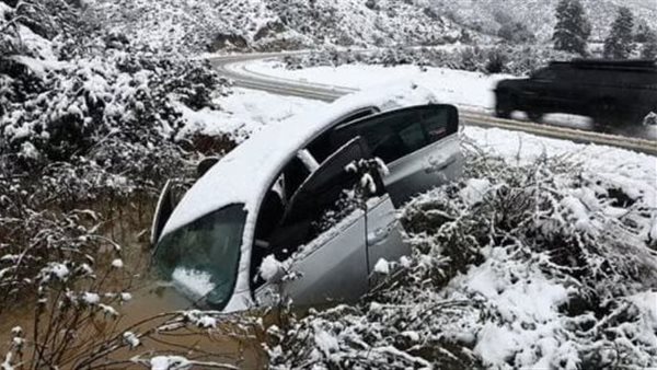 قتلى وانقطاع الكهرباء في عاصفة مميتة بالغرب الأمريكي