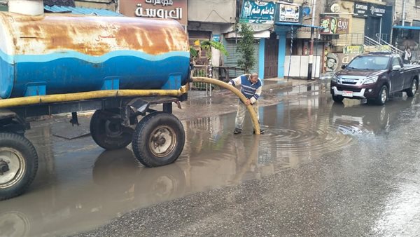 محافظ الدقهلية يتابع جهود المراكز والمدن في التعامل الفوري مع سقوط الأمطار